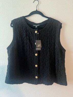 Adrianna Papell Black Textured Sleeveless Button-Front Shell with Gold Buttons